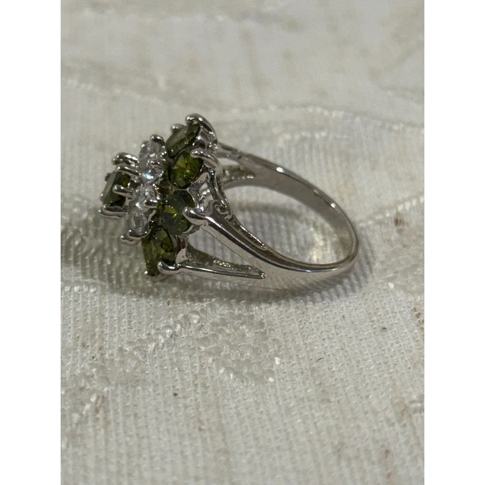 Vintage White Gold Tone Tiered Green Clear Flower Cluster Ring Size 8 SEE NOTE
